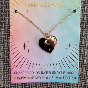 ⚜️Ying Yang Heart Mood Color Changing Necklace!